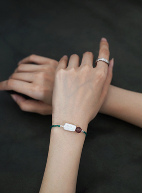 天然石贝母不规则手链时髦精致