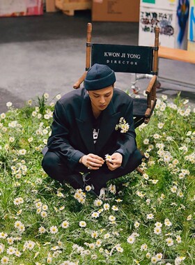 权志龙同款钛钢ins小雏菊吊坠