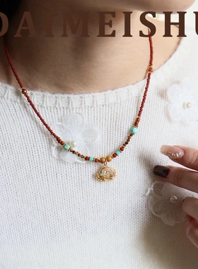 原创复古精致时尚气质红色米珠锆石吉象吊坠项链轻奢高级感锁骨链