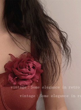 甜美超仙红色玫瑰花项链2025新个性小众颈链度假风纯欲锁骨链配饰