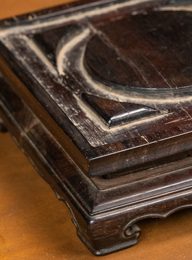 小叶紫檀束腰云纹足座摆件