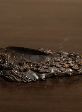 清代紫檀雕松树纹水盂