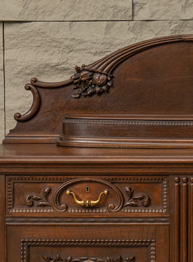 樱桃木嵌瘿木花卉纹西洋边橱