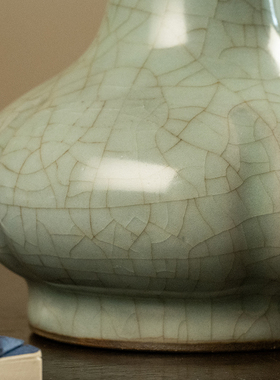 清代仿官窑贯耳瓶瓷器艺术品