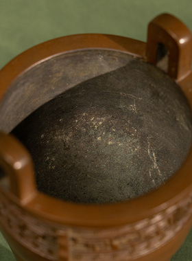 藏六款铜冲耳三足鼎式香炉