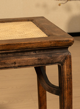 黄花梨束腰马蹄腿霸王枨方凳