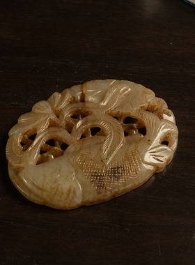 玉雕年年有余帽正摆件