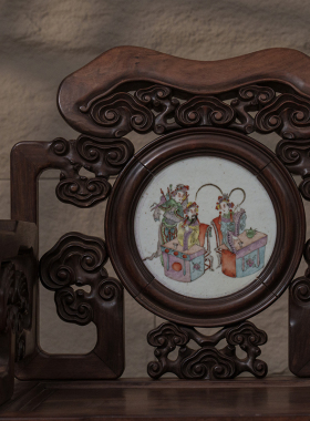 红木透雕灵芝纹嵌粉彩瓷板扶手椅