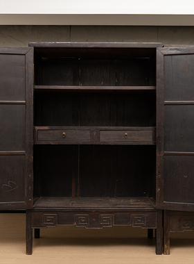 清中期红木一封书式方角柜