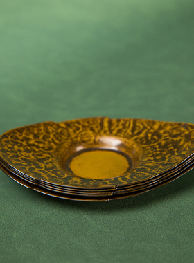 四世藏六造铜树叶形杯托成套