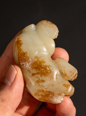 和田玉雕卧熊把件玉器收藏