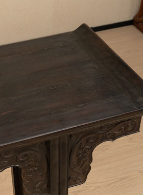 清代紫檀夹头螭龙捧寿翘头