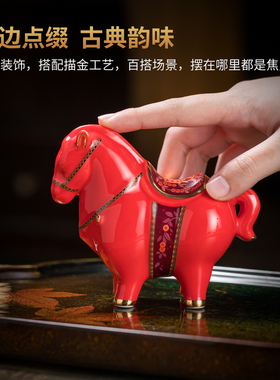 国潮陶瓷马上有财唐马桌面摆件