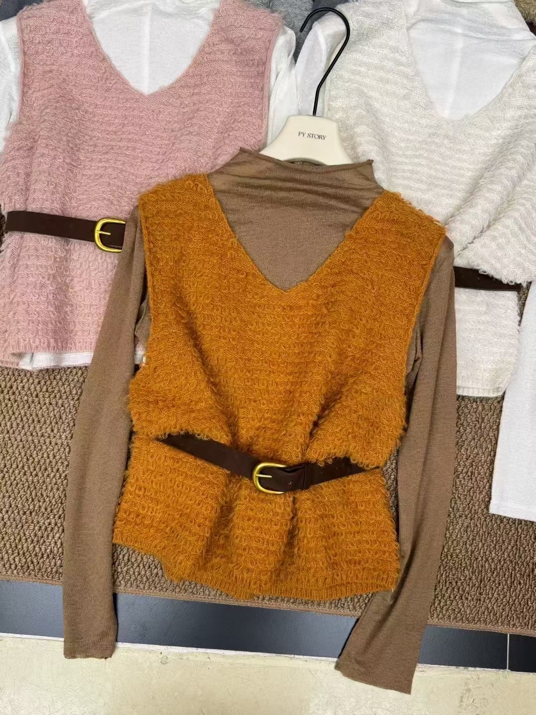 PY 2025秋冬新高品质半高领打底上衣V领毛毛马甲2件套套装配皮带 - 图1