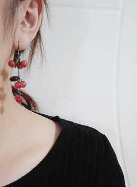 玛瑙红色甜美风毛衣链复古同款