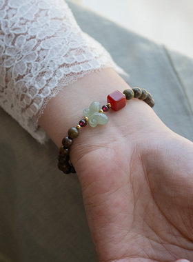 浮生事|原创绿檀木手串红玛瑙五行喜木火和田玉简约中式文艺手链