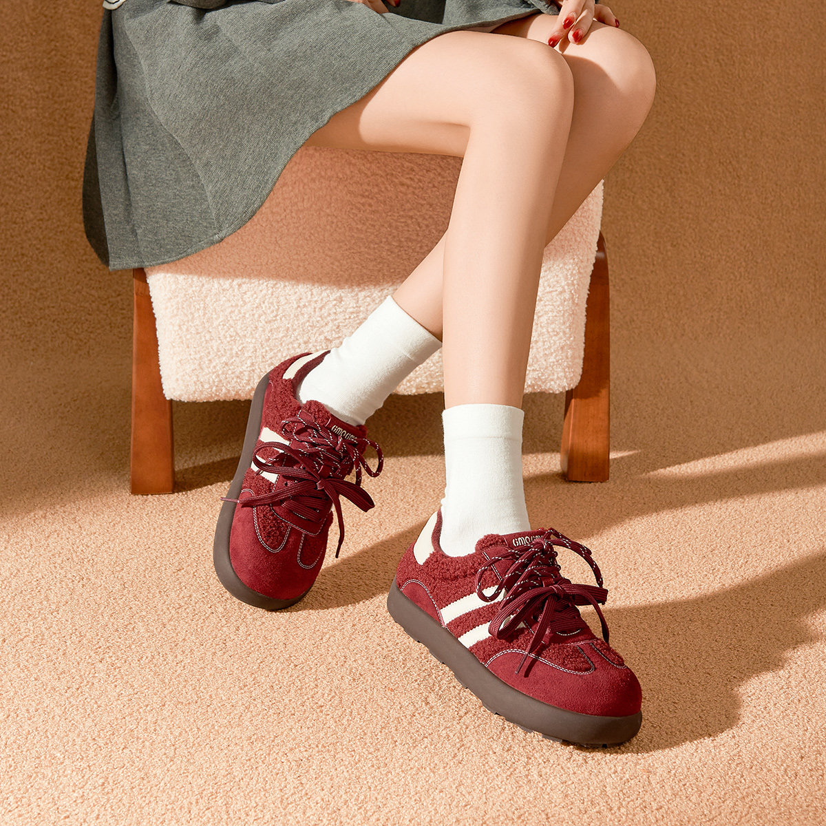 戈美其2025冬季新款双鞋带加绒休闲板鞋子商场同款复古德训鞋女款,淘宝优惠券,粉丝福利购,淘宝优惠卷