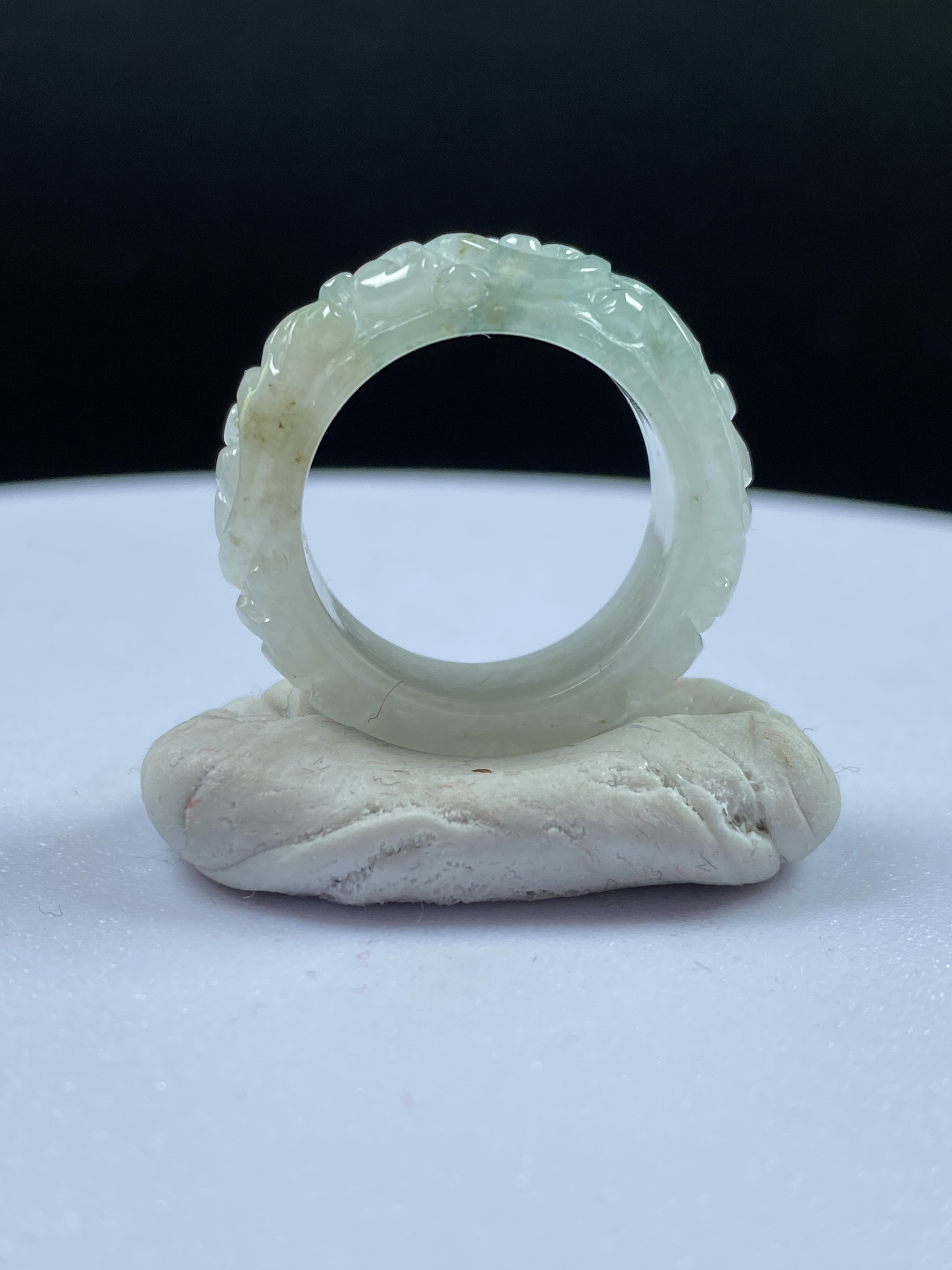 Inner diameter 15.2mm, natural grade A jadeite carved ring ring, Hong Kong code No. 10, certificate number 2792