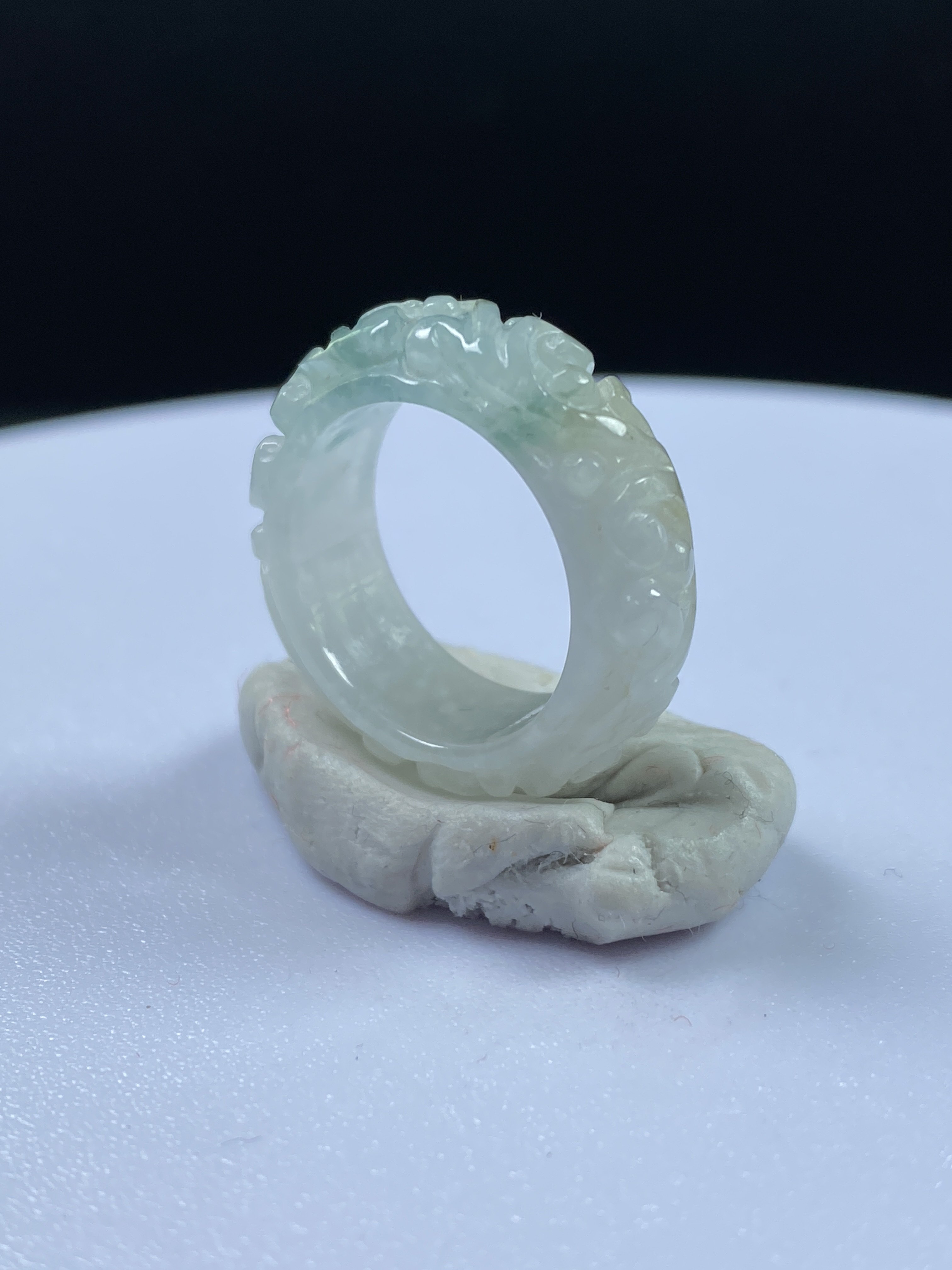 Inner diameter 15.2mm, natural grade A jadeite carved ring ring, Hong Kong code No. 10, certificate number 2792