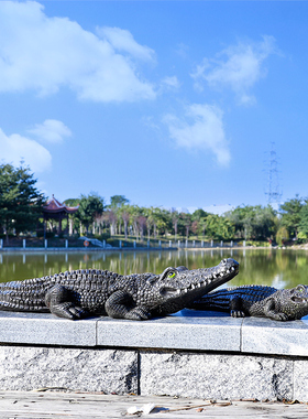 玻璃钢大型仿真动物鳄鱼