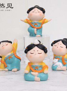 Dom Xiaojuns creative gift to the Toons house on the table