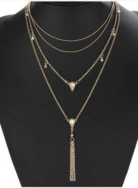 Its a four-storey chain of water-triming gemstones. Its a