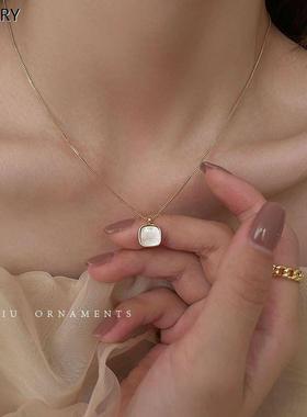 轻奢小众方形仿贝母项链