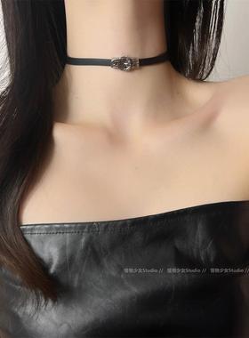复古英文辣妹做旧简约锁扣项圈黑皮质项链新款ins高级感choker