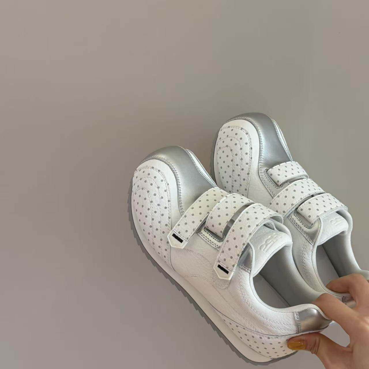 可可家~邂逅波卡尔2026春季新款魔术贴波点圆头休闲百搭德训鞋子,淘宝优惠券,粉丝福利购,淘宝优惠卷