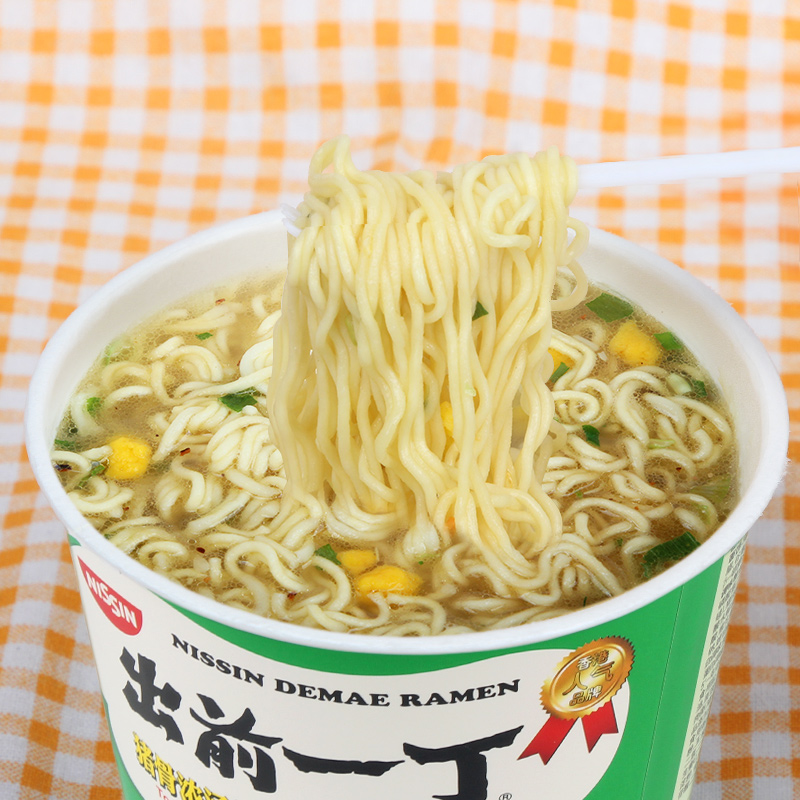 日清出前一丁桶面整箱12杯批发猪骨浓汤辣牛肉风味泡面速食方便面