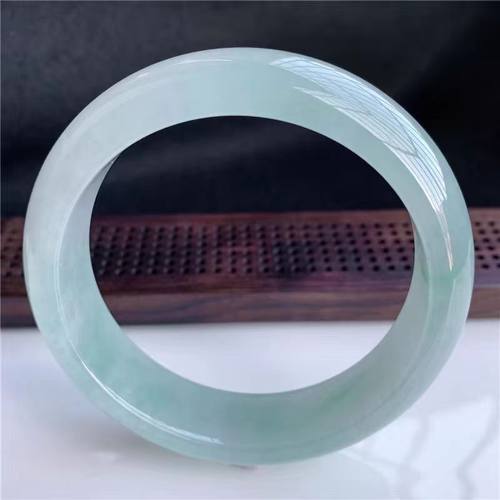 周大f福缅甸翡翠白底青手镯女士款正圈老坑冰糯种油青飘花玉手镯 - 图1