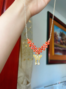 天然南红玛瑙蝴蝶项链女燕尾蝶吊坠轻奢小众时尚百搭配饰