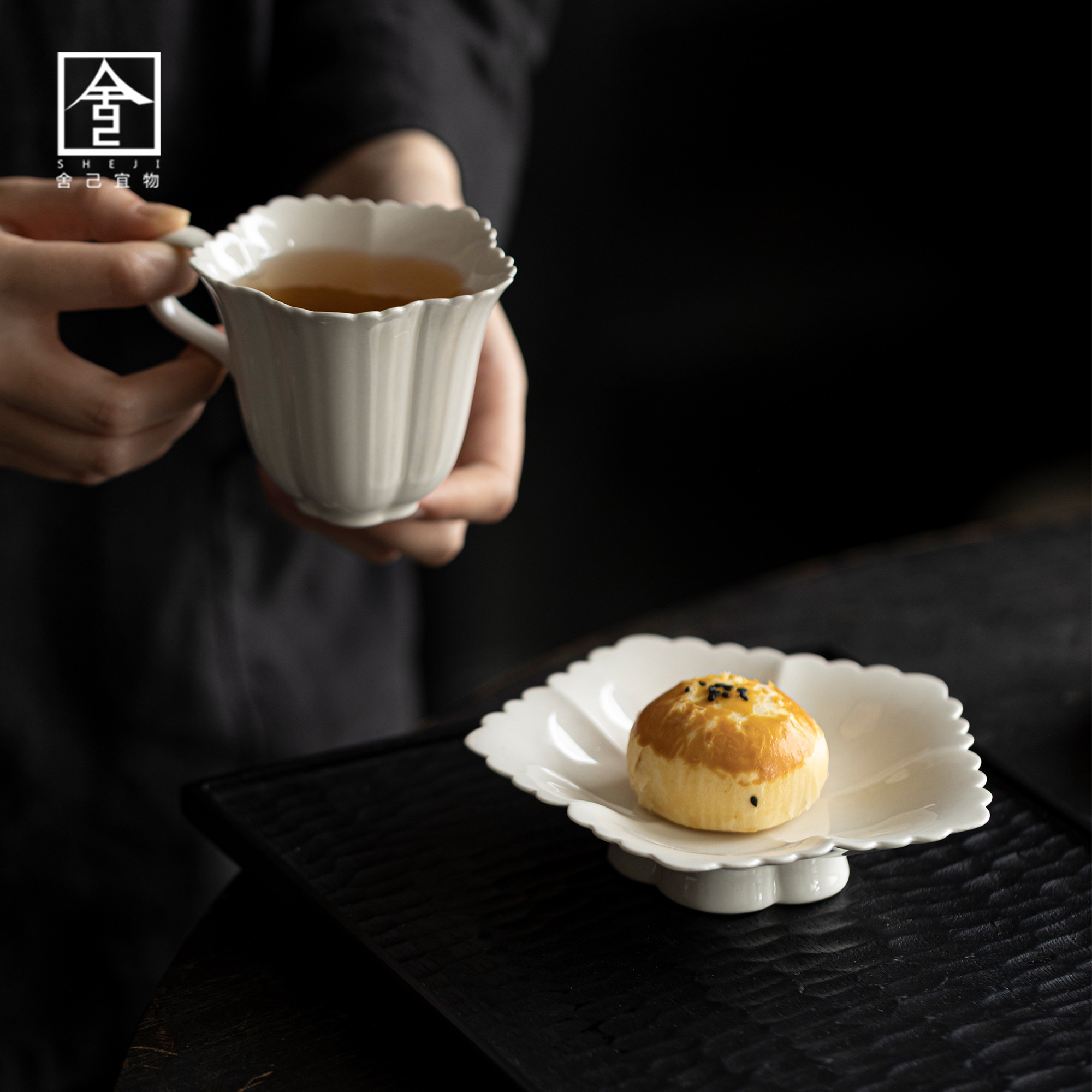 复古草木灰咖啡杯现代创意花型陶瓷带碟子花茶杯套装下午茶马克杯