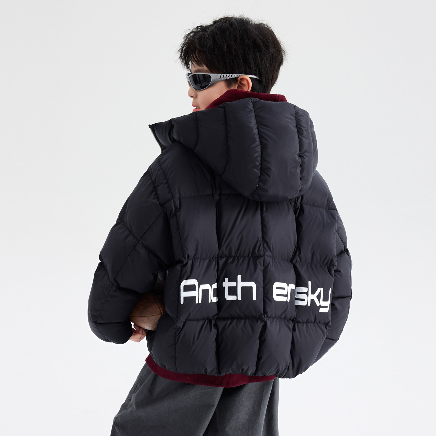 男童短款白鸭绒羽绒服冬季2025新款中大童加厚保暖蓬松面包服外套 - 图1