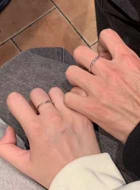 情丝缠绕莫比乌斯环素圈情侣款对戒时尚轻奢简约开口戒2023年新款