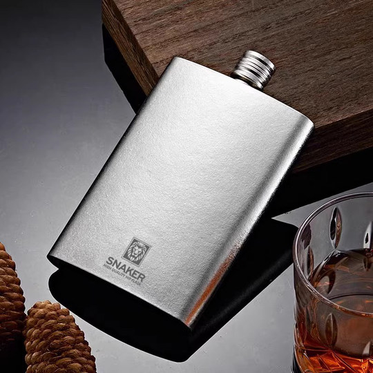 德国高档纯钛小酒壶2两3 5斤装白酒钛金属随身便携户外钛钢扁酒瓶