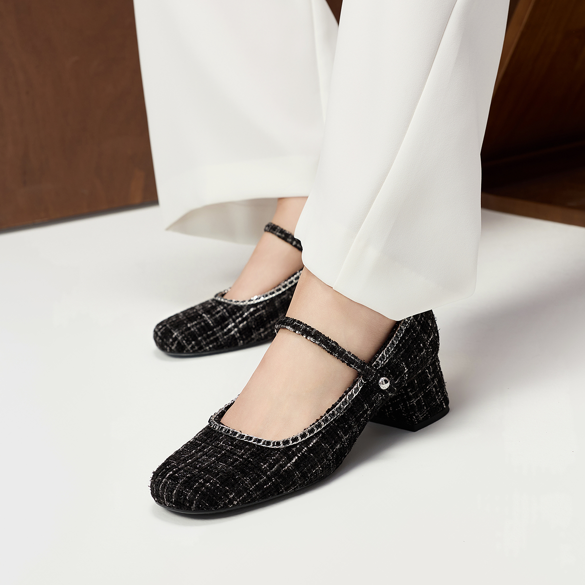 CHARLES&KEITH25秋新款CK1-60580314圆头方跟链条饰玛丽珍鞋单鞋 - 图1