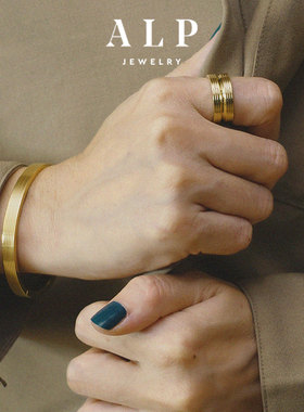 ALP通勤极简金色手镯线雕纹理