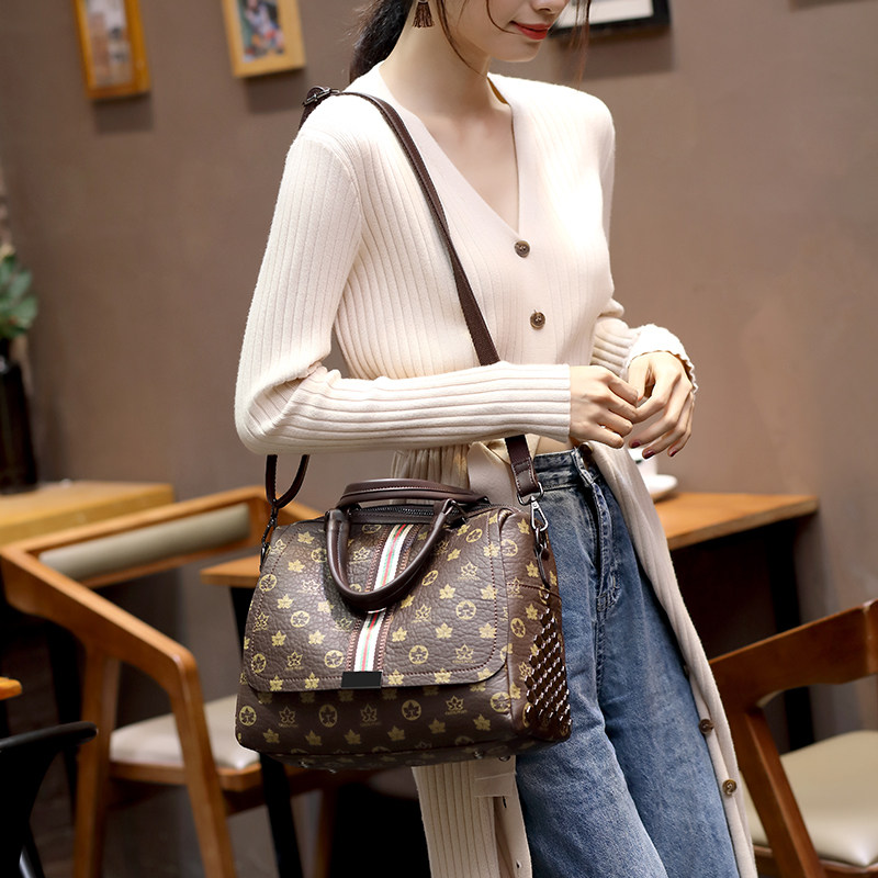 2020春夏新款潮大容量单肩斜挎包 琉宇女士包袋