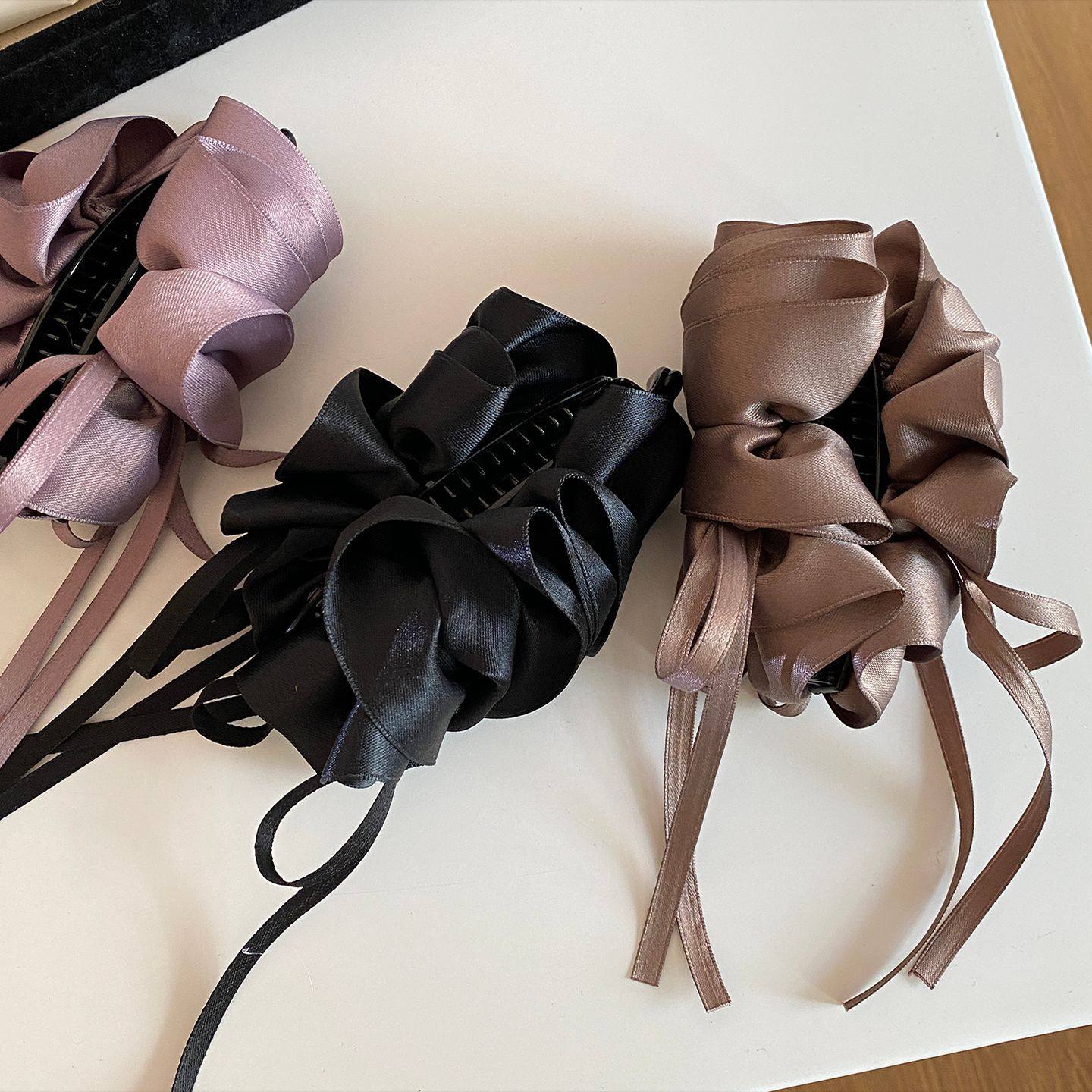 高级感缎面香蕉夹女花苞褶皱设计显发量后脑勺盘发韩系慵懒风新款,淘宝优惠券,粉丝福利购,淘宝优惠卷