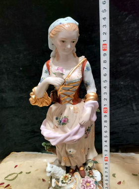 老货陶瓷人偶带标，微瑕介意勿拍