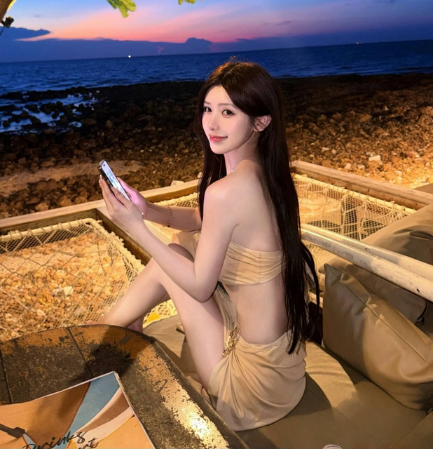 高级感抹胸分体比基尼三件套性感长裙海边度假温泉泳衣女2025新款