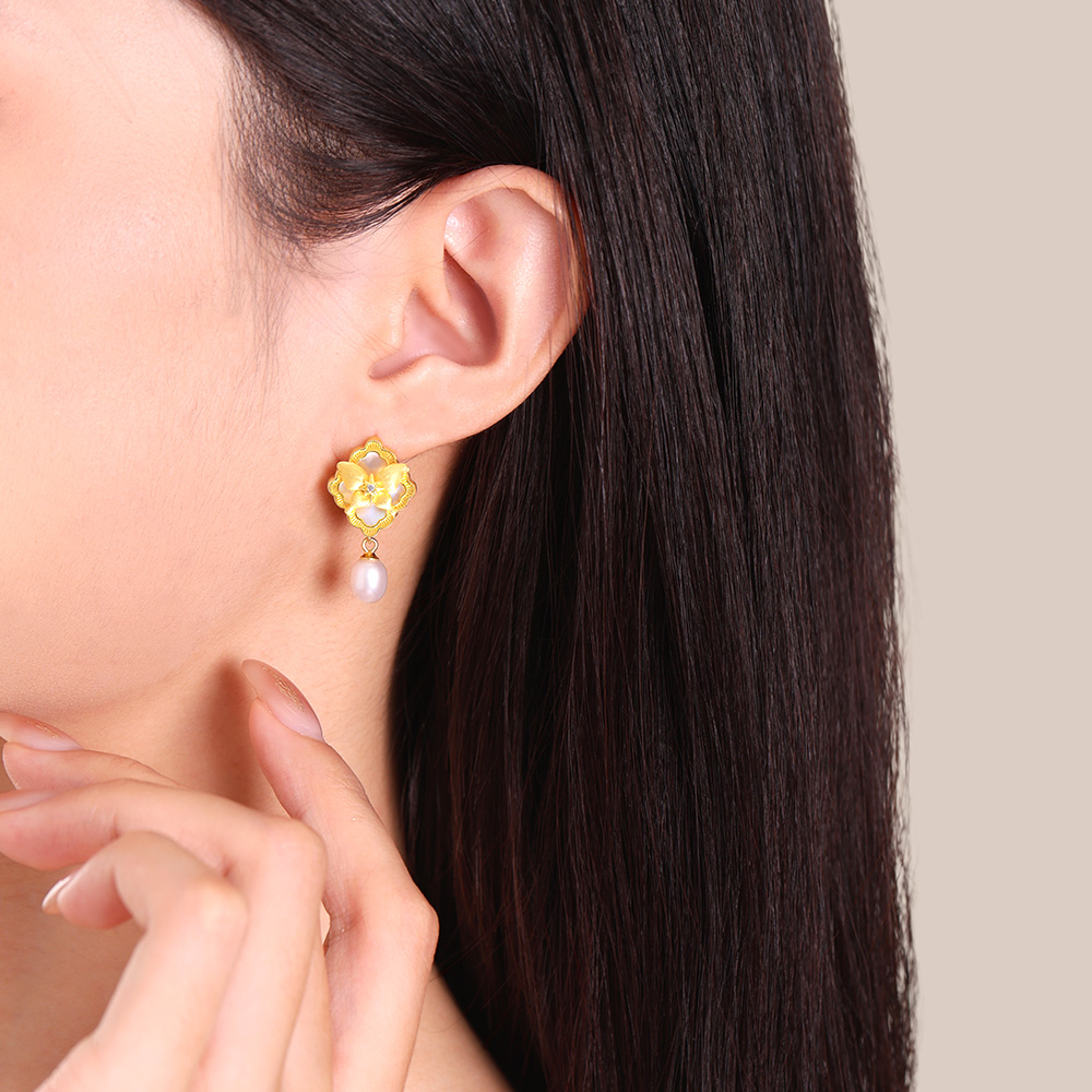 周大生DC灵动仙蝶耳饰新款纯银S925小众设计感耳饰送女友闺蜜礼物 - 图1