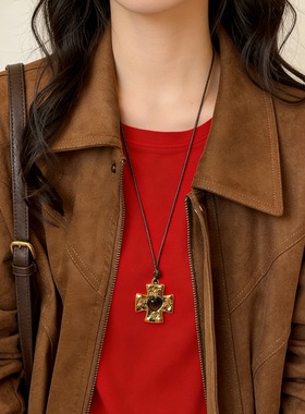 复古十字架爱心虎眼石吊坠项链