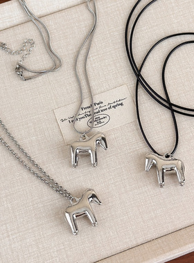 精致时髦小马长款项链女款
