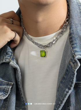 GuangYu绿方砖钛钢锁骨项链多层