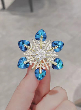 旭叶雪花胸针简约气质