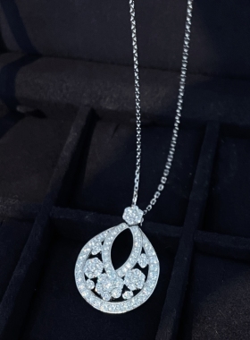 梵家优雅蔓藤花朵纯银项链