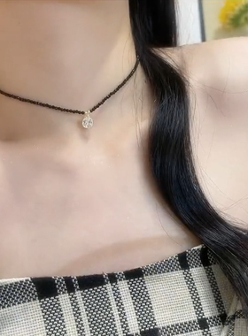 轻奢甜酷黑色方钻项链