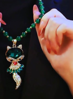 绿色狐狸珠珠毛衣链女